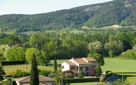 Au Mas Des Graviers