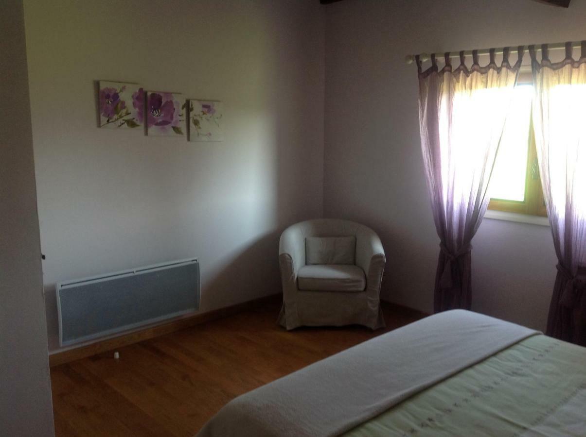 Bed and Breakfast Au Mas Des Graviers Salavas Esterno foto